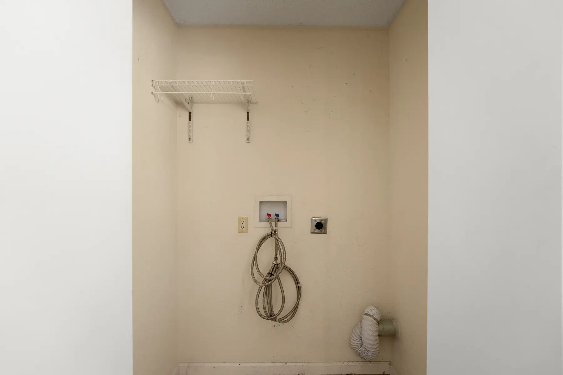 Upstairs washer and dryer hookup in Unit 102