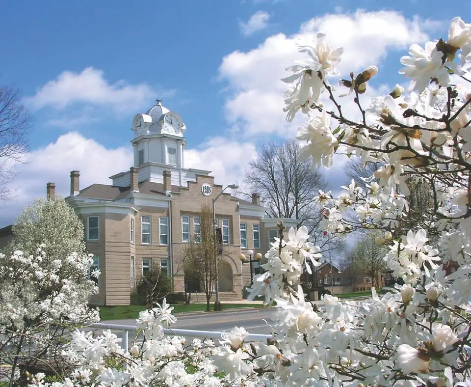 Cumberland County Courthouse and flower garden in downtown Crossville, Tennessee