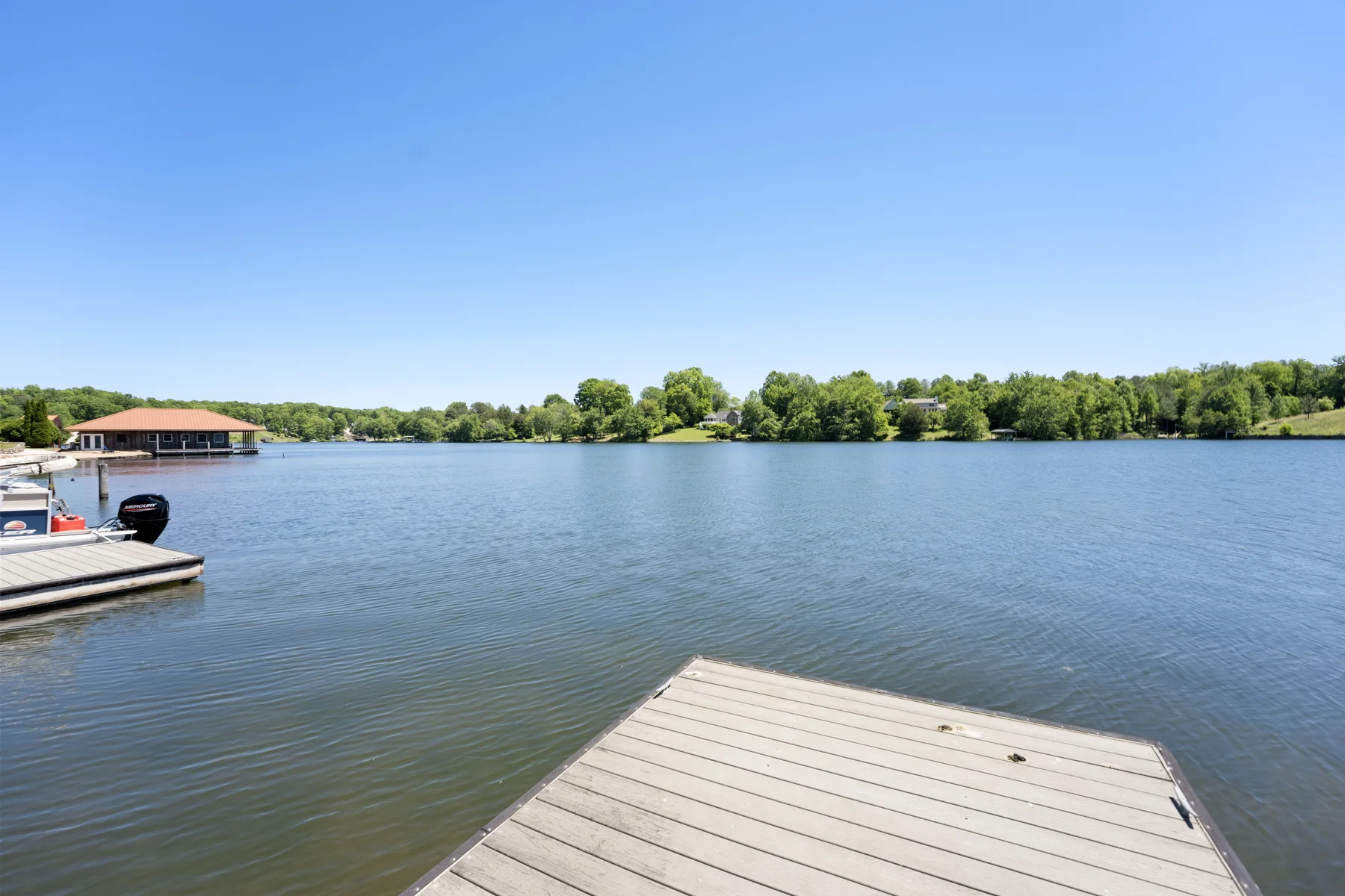 Pointe Landing vacation rental interior, amenity, or Lake Holiday view — photo 2