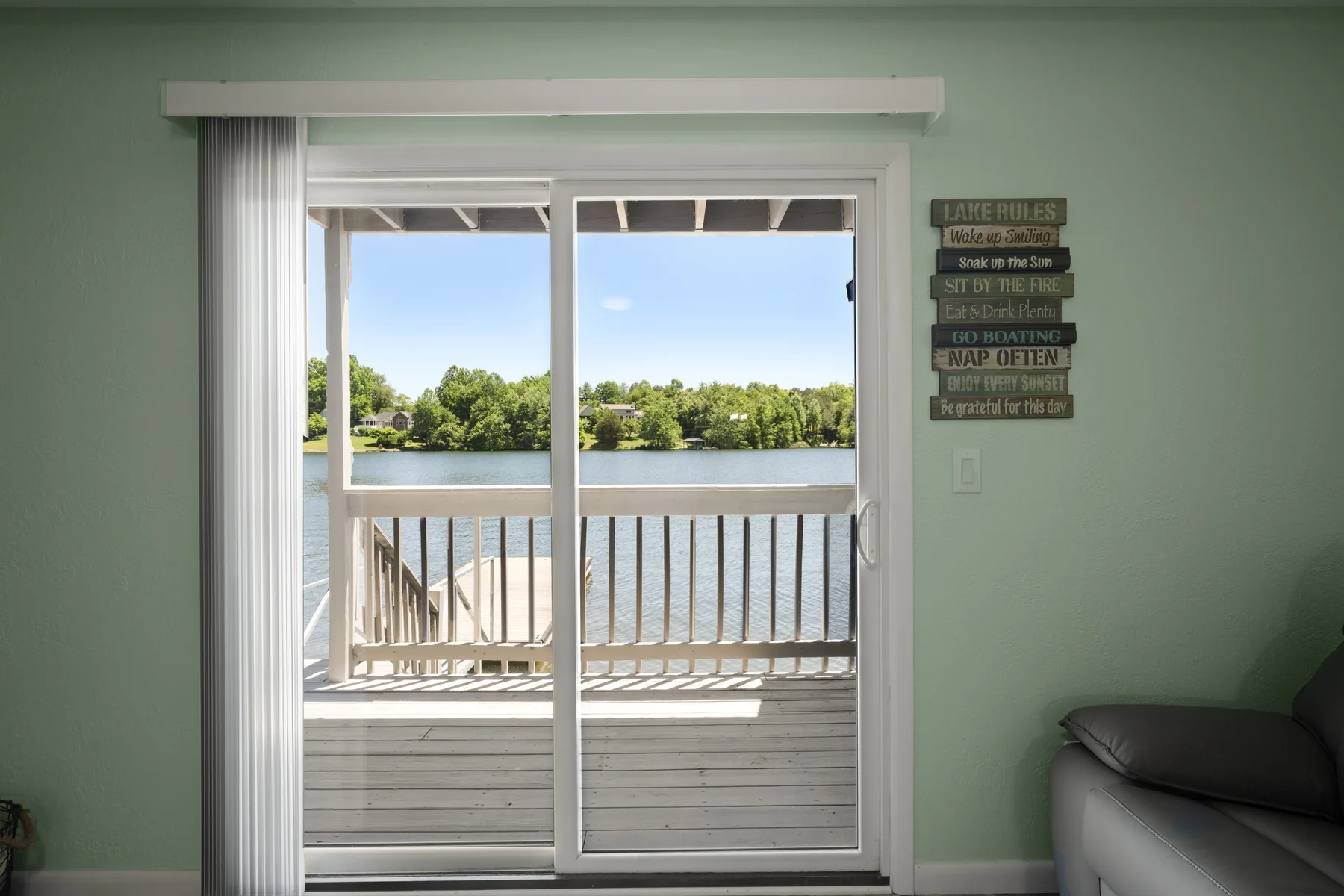 Pointe Landing vacation rental interior, amenity, or Lake Holiday view — photo 6