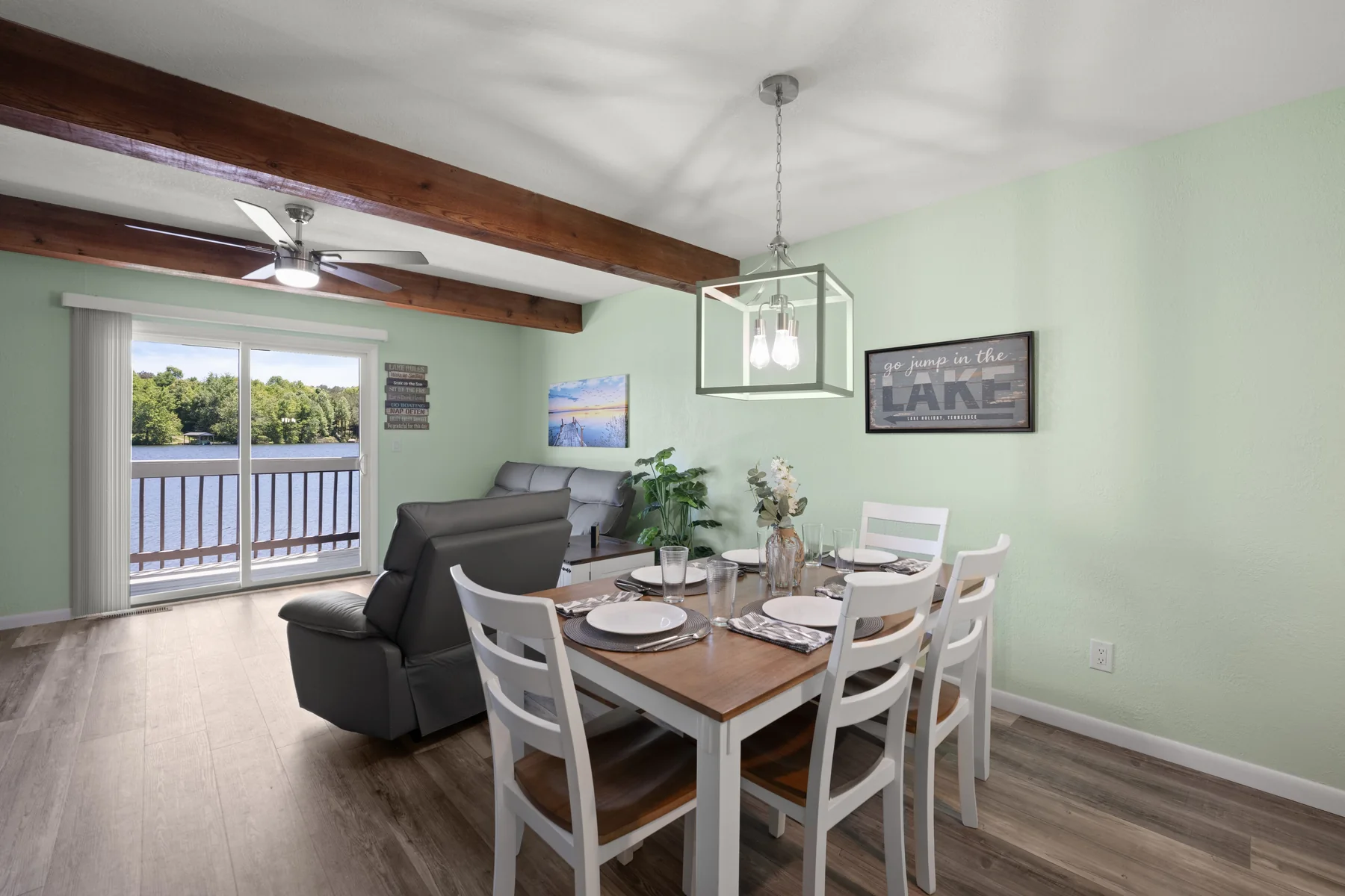 Pointe Landing vacation rental interior, amenity, or Lake Holiday view — photo 9