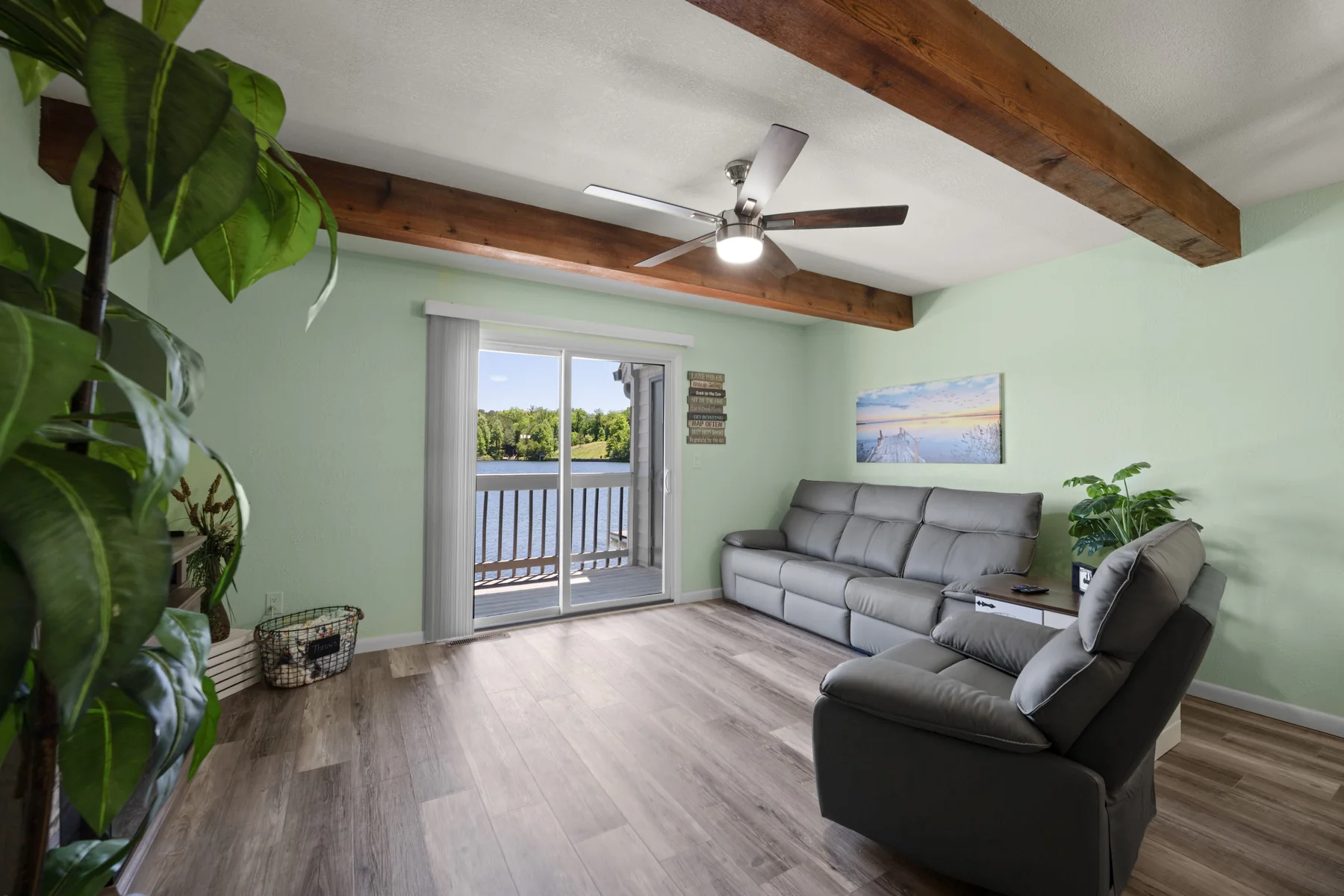 Pointe Landing vacation rental interior, amenity, or Lake Holiday view — photo 12