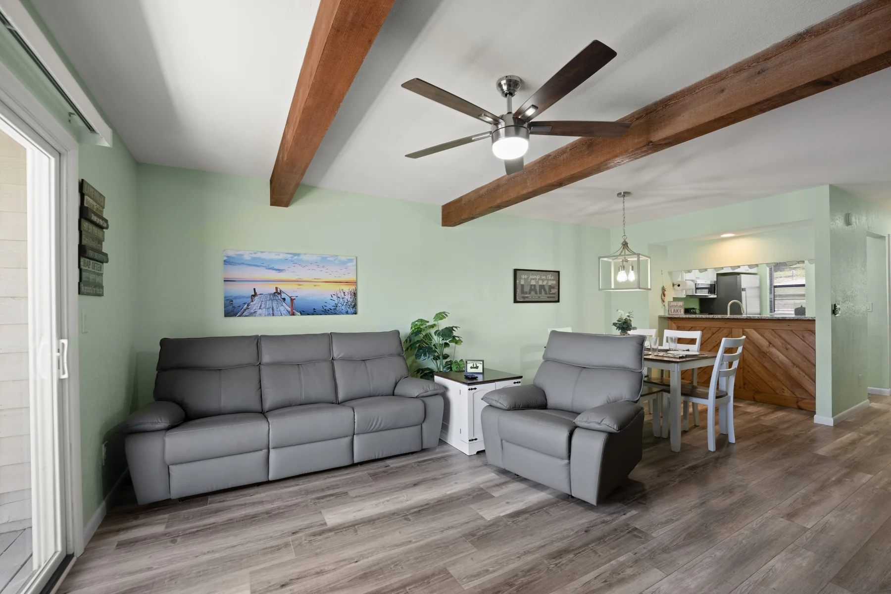 Pointe Landing vacation rental interior, amenity, or Lake Holiday view — photo 15