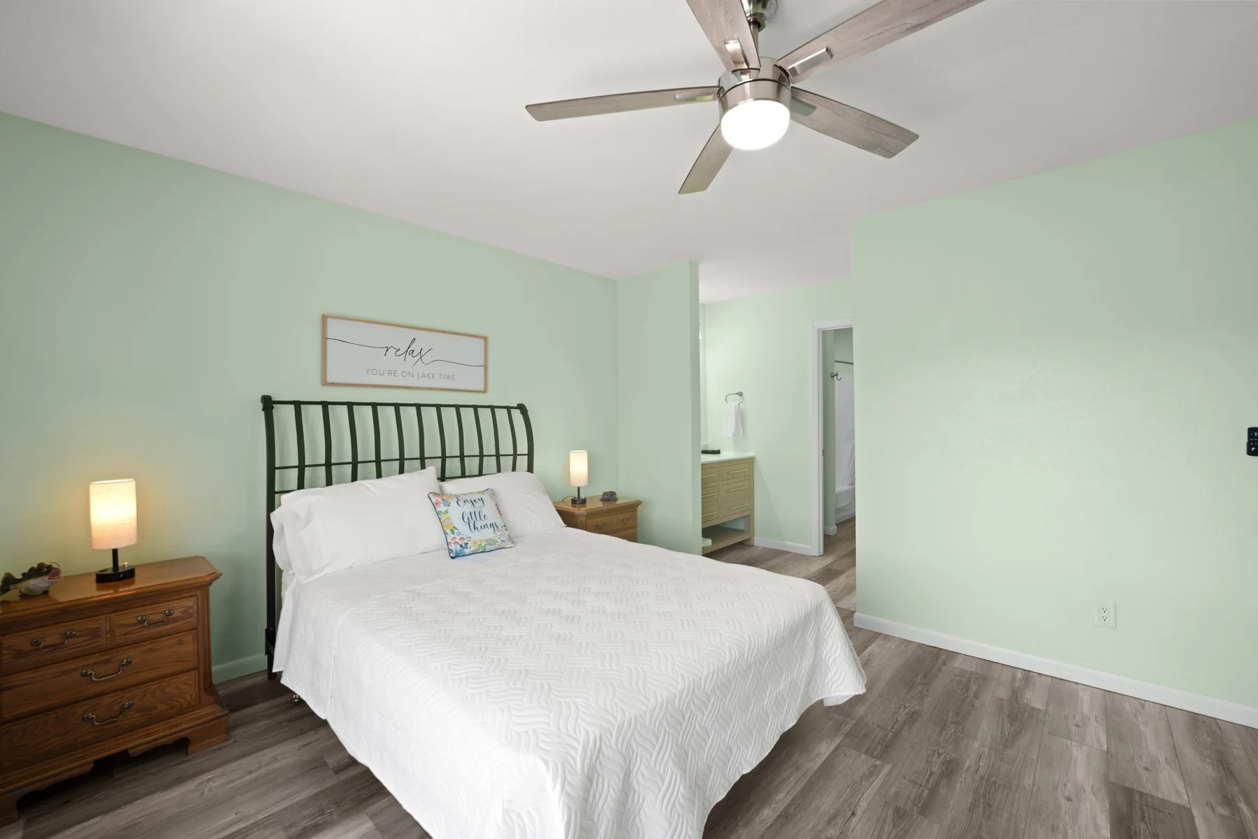 Pointe Landing vacation rental interior, amenity, or Lake Holiday view — photo 26
