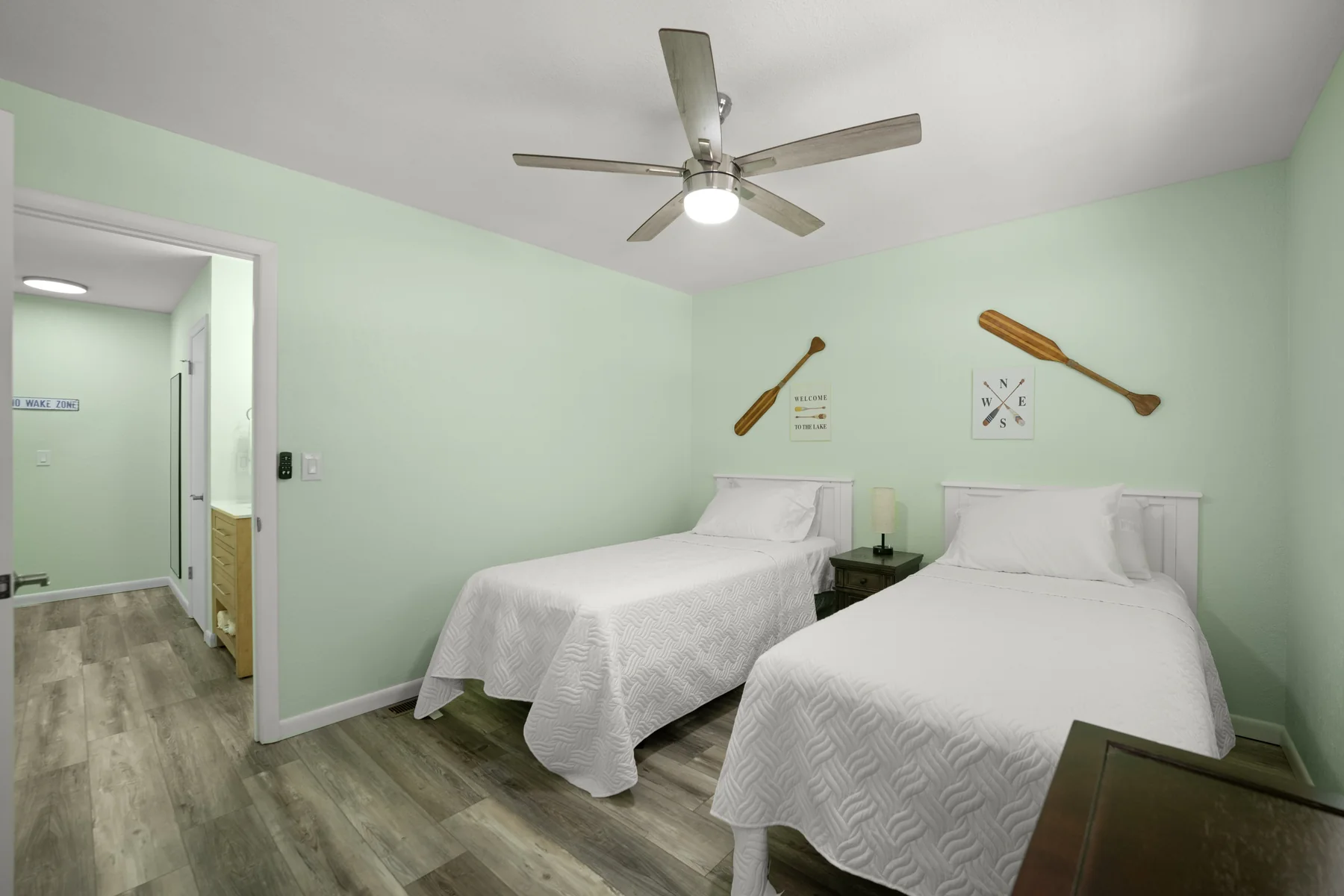 Pointe Landing vacation rental interior, amenity, or Lake Holiday view — photo 33