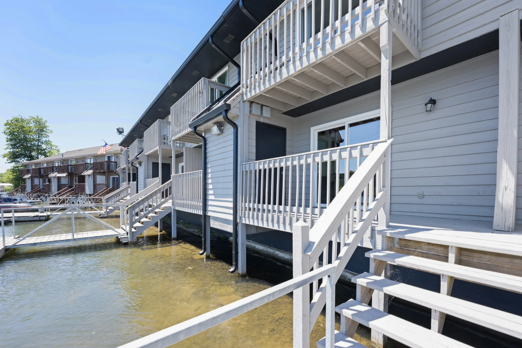 Pointe Landing vacation rental interior, amenity, or Lake Holiday view — photo 43