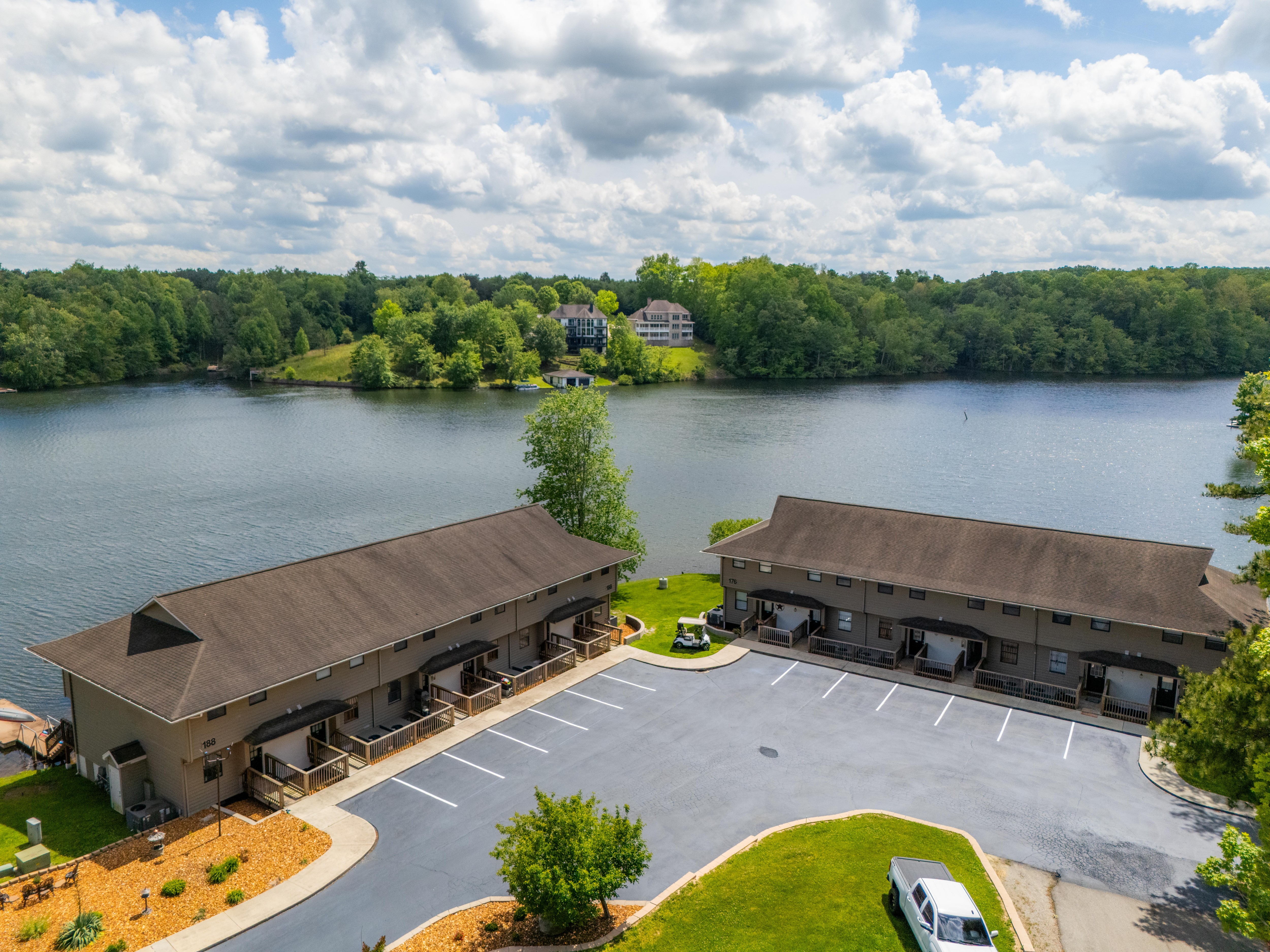 Aerial view of Pointe Landing and Lake Holiday