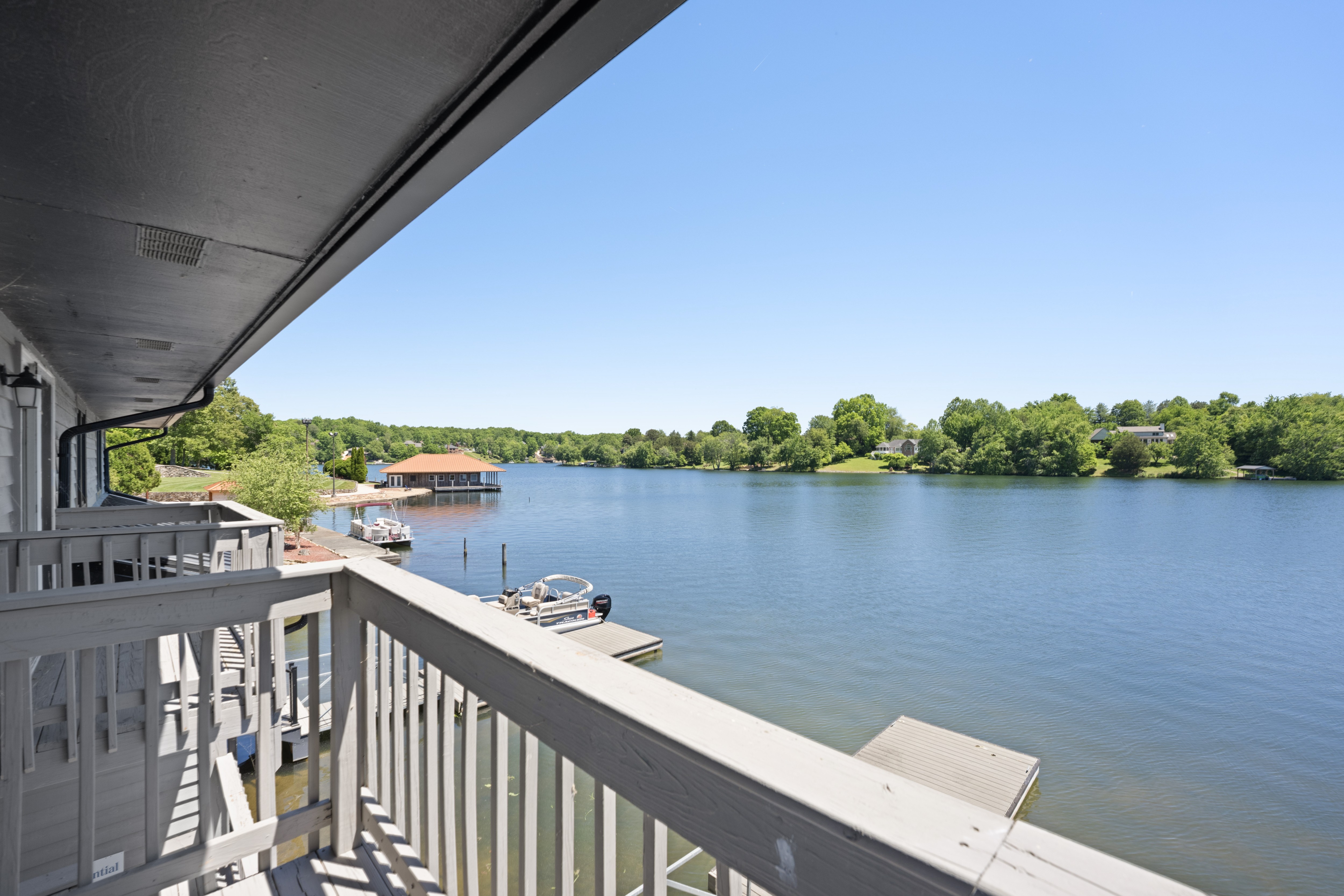 Pointe Landing condos and dock on Lake Holiday